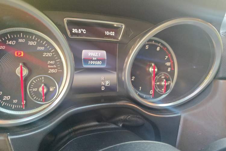 Used Mercedes-Benz GLE 2017 GLE 320 4MATIC Dynamic Model Odometer Close Up