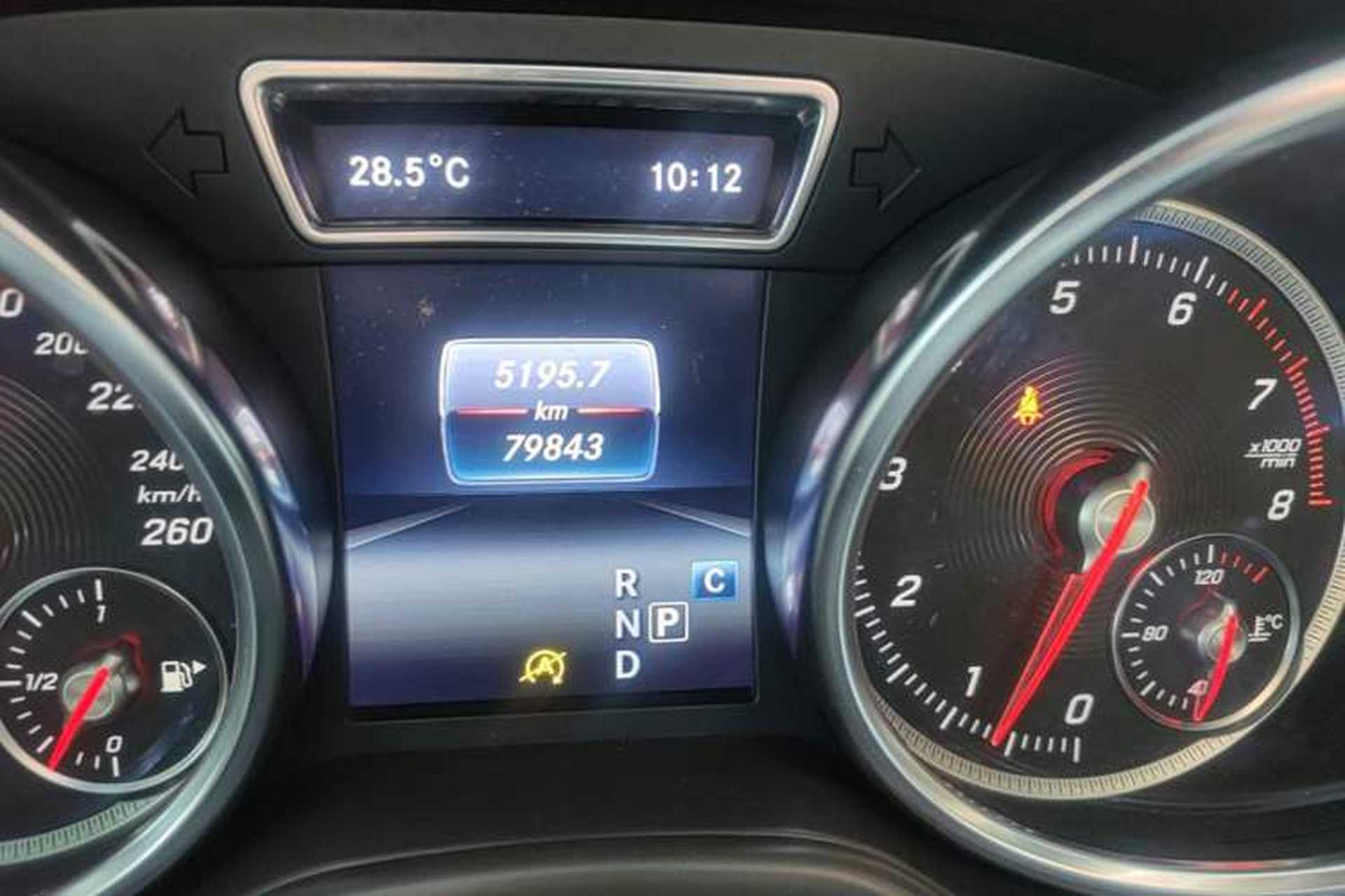 Used Mercedes-Benz GLE 2017 GLE 320 4MATIC Dynamic Model Odometer Close Up