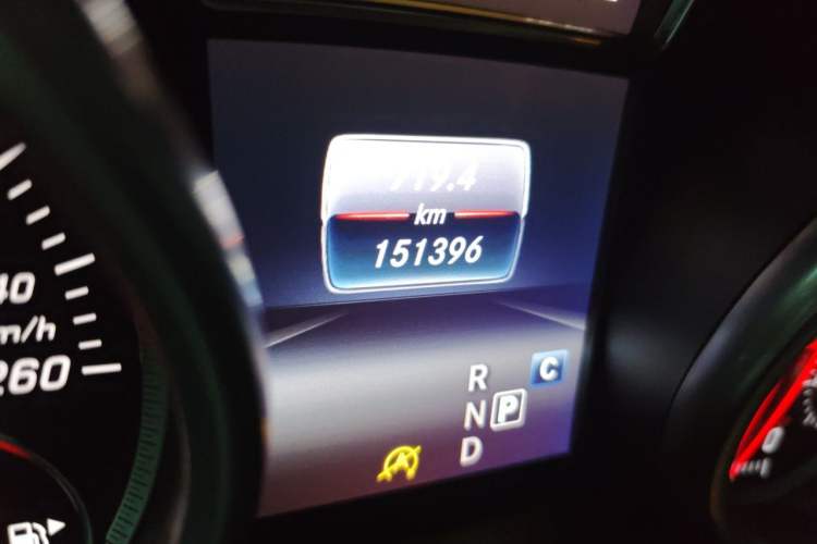 Used Mercedes-Benz GLE 2017 GLE 320 4MATIC Dynamic Model Odometer Close Up