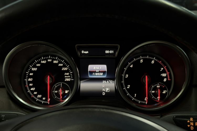 Used Mercedes-Benz GLE 2017 GLE 320 4MATIC Dynamic Model Odometer Close Up