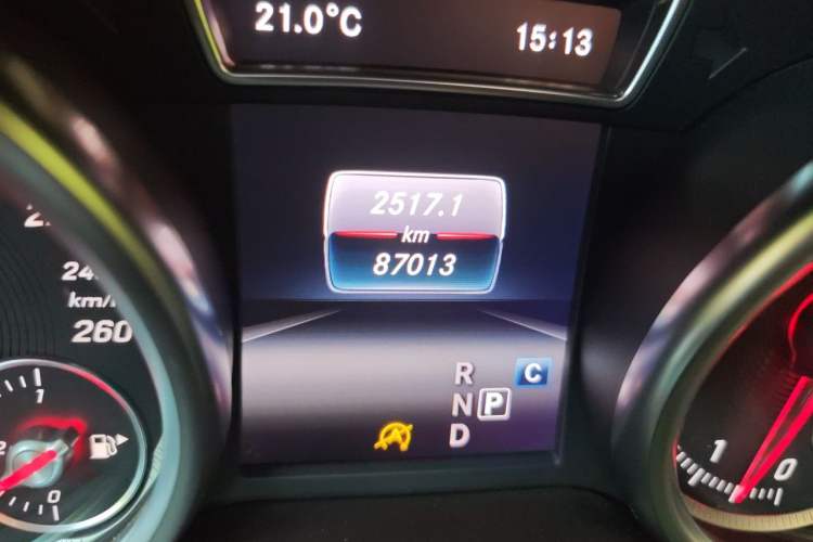 Used Mercedes-Benz GLE 2017 GLE 320 4MATIC Dynamic Model Odometer Close Up