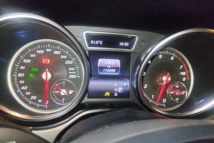 Used Mercedes-Benz GLE 2017 GLE 320 4MATIC Luxury Model Odometer Close Up