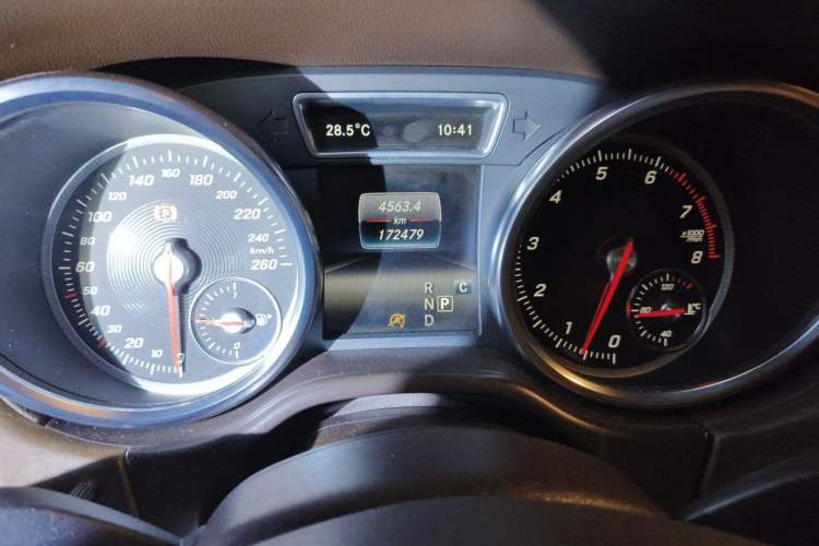 Used Mercedes-Benz GLE 2017 GLE 320 4MATIC Dynamic Model Odometer Close Up