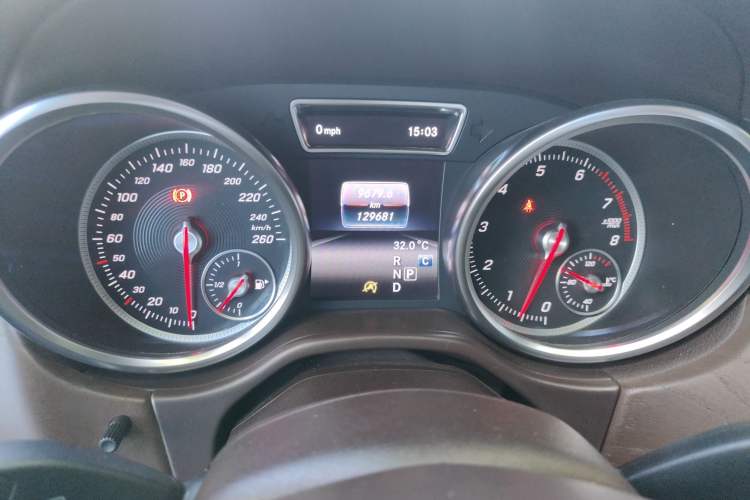 Used Mercedes-Benz GLE 2017 GLE 320 4MATIC Dynamic Model Odometer Close Up