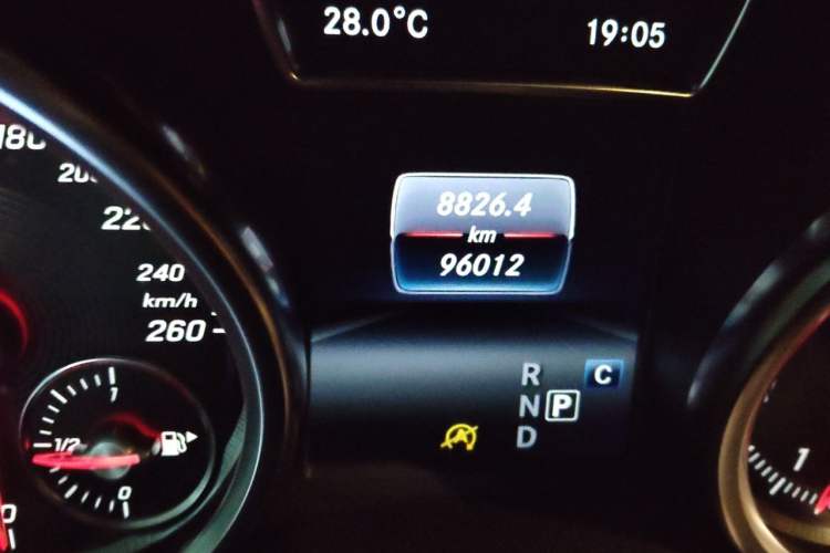 Used Mercedes-Benz GLE 2017 GLE 320 4MATIC Luxury Model Odometer Close Up