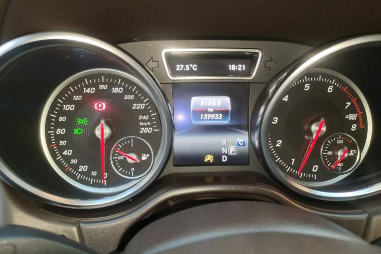 Used Mercedes-Benz GLE 2017 GLE 320 4MATIC Dynamic Model Odometer Close Up