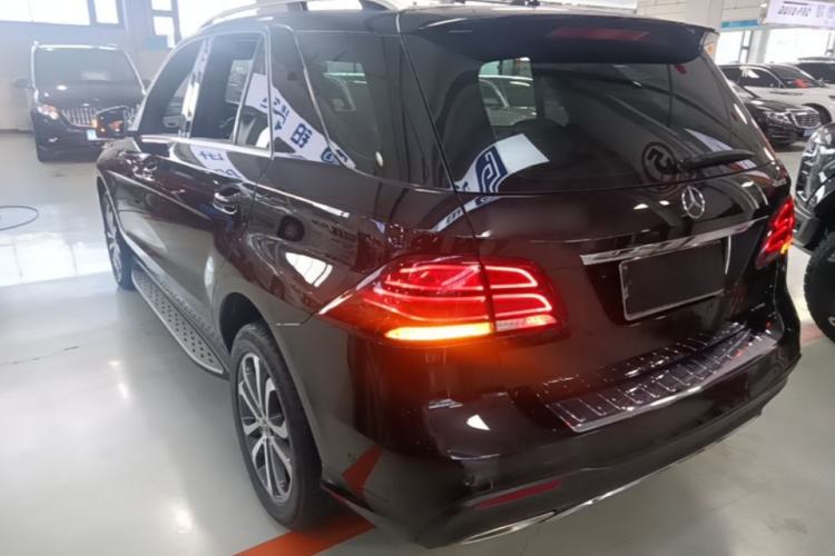 Used Mercedes-Benz GLE 2017 GLE 320 4MATIC Dynamic Model Rear Left 45 Deg