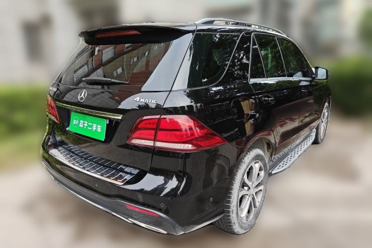 Used Mercedes-Benz GLE 2017 GLE 320 4MATIC Luxury Model Rear Right 45 Deg