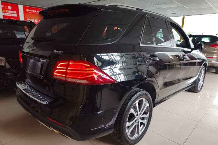 Used Mercedes-Benz GLE 2017 GLE 320 4MATIC Dynamic Model Rear Right 45 Deg