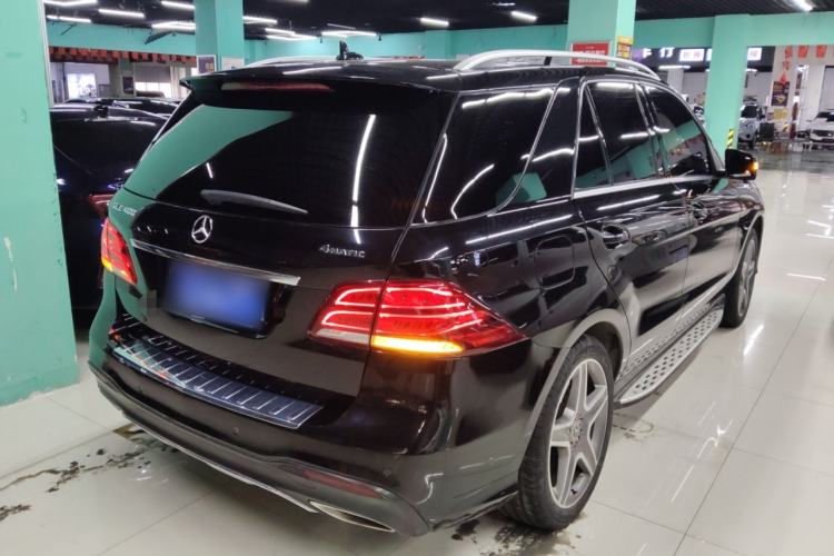 Used Mercedes-Benz GLE 2017 GLE 400 4MATIC Rear Right 45 Deg