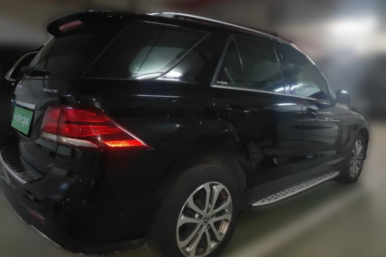 Used Mercedes-Benz GLE 2017 GLE 320 4MATIC Dynamic Model Rear Right 45 Deg