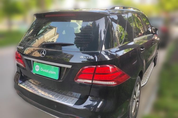 Used Mercedes-Benz GLE 2017 GLE 320 4MATIC Dynamic Model Rear Right 45 Deg