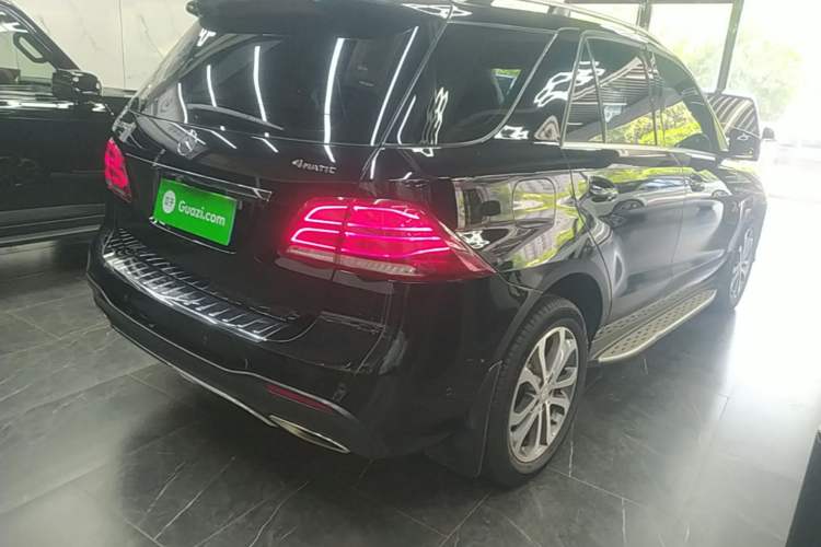 Used Mercedes-Benz GLE 2017 GLE 320 4MATIC Dynamic Model Rear Right 45 Deg
