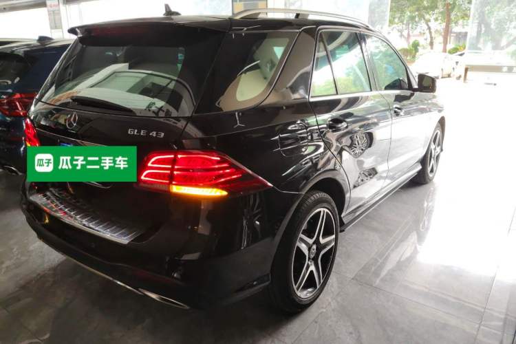 Used Mercedes-Benz GLE 2017 GLE 320 4MATIC Dynamic Model Rear Right 45 Deg