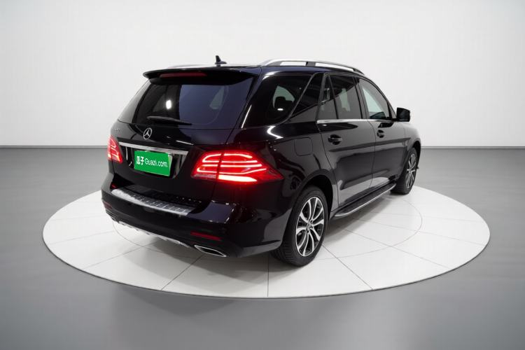 Used Mercedes-Benz GLE 2017 GLE 320 4MATIC Dynamic Model Rear Right 45 Deg
