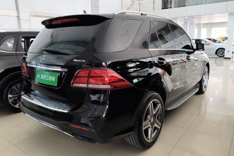 Used Mercedes-Benz GLE 2017 GLE 320 4MATIC Dynamic Model Rear Right 45 Deg