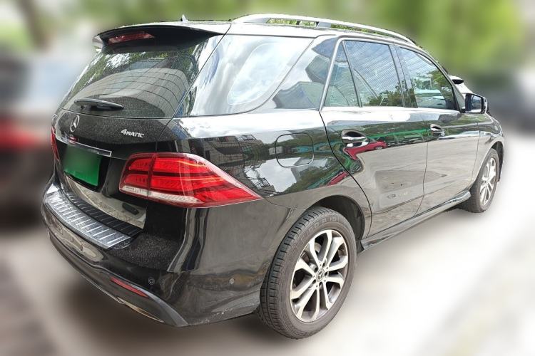 Used Mercedes-Benz GLE 2017 GLE 320 4MATIC Dynamic Model Rear Right 45 Deg