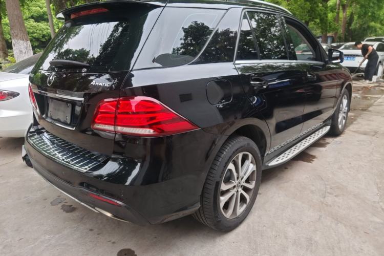 Used Mercedes-Benz GLE 2017 GLE 320 4MATIC Dynamic Model Rear Right 45 Deg