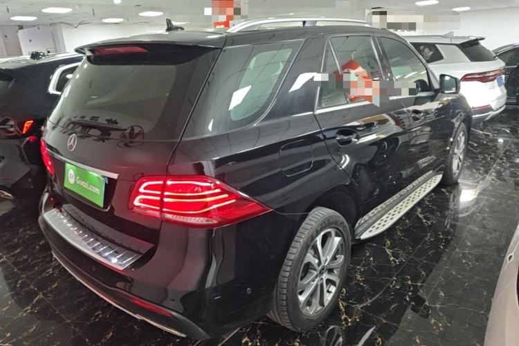 Used Mercedes-Benz GLE 2017 GLE 320 4MATIC Dynamic Model Rear Right 45 Deg