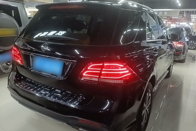 Used Mercedes-Benz GLE 2017 GLE 320 4MATIC Dynamic Model Rear Right 45 Deg