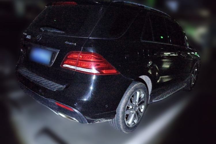 Used Mercedes-Benz GLE 2017 GLE 320 4MATIC Dynamic Model Rear Right 45 Deg