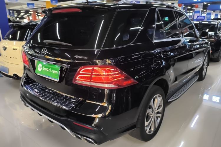 Used Mercedes-Benz GLE 2017 GLE 320 4MATIC Dynamic Model Rear Right 45 Deg