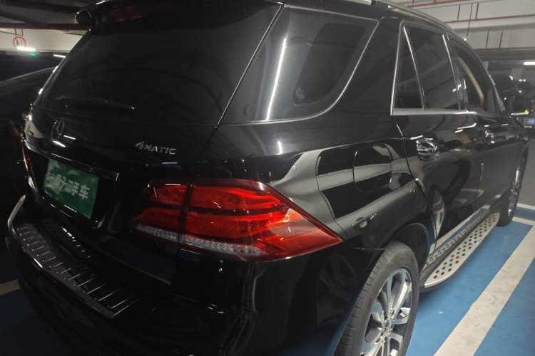 Used Mercedes-Benz GLE 2017 GLE 320 4MATIC Dynamic Model Rear Right 45 Deg