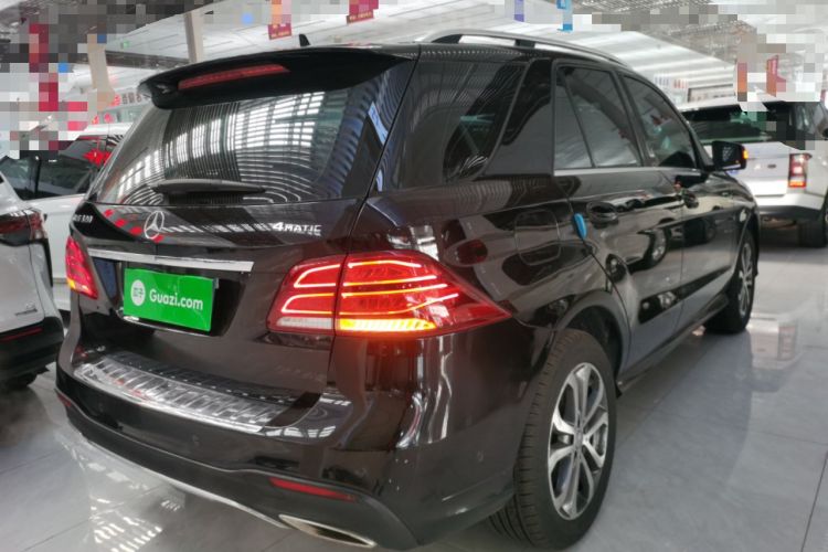 Used Mercedes-Benz GLE 2017 GLE 320 4MATIC Dynamic Model Rear Right 45 Deg