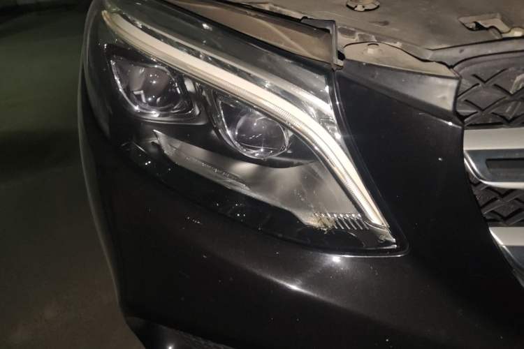 Used Mercedes-Benz GLE 2017 GLE 320 4MATIC Dynamic Model Right Front Headlight