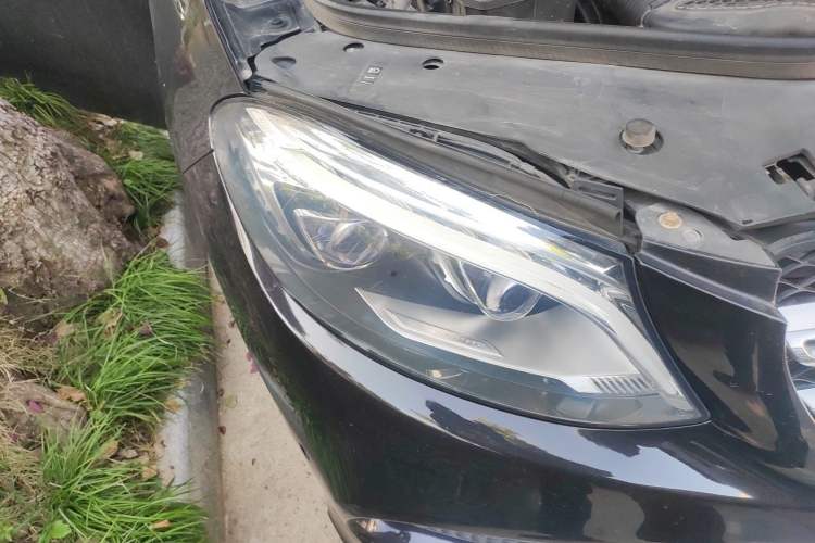 Used Mercedes-Benz GLE 2017 GLE 320 4MATIC Dynamic Model Right Front Headlight