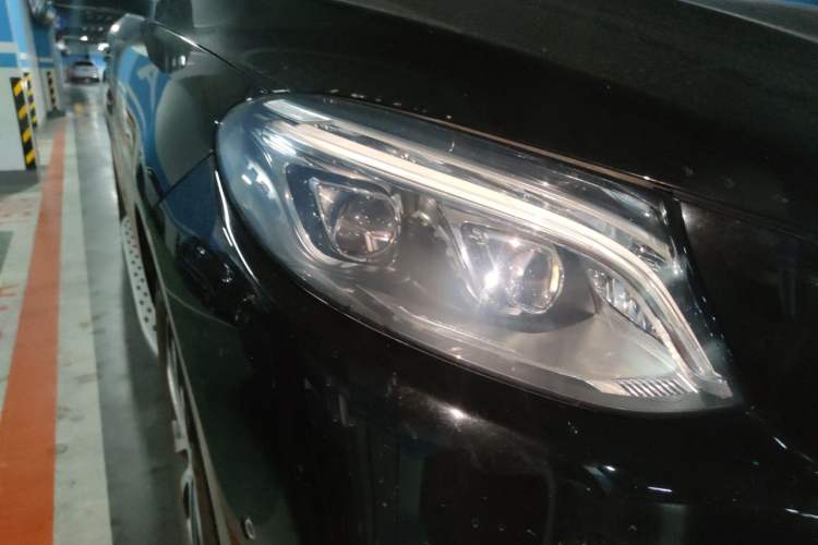 Used Mercedes-Benz GLE 2017 GLE 320 4MATIC Dynamic Model Right Front Headlight