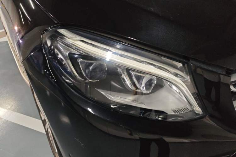 Used Mercedes-Benz GLE 2017 GLE 320 4MATIC Dynamic Model Right Front Headlight