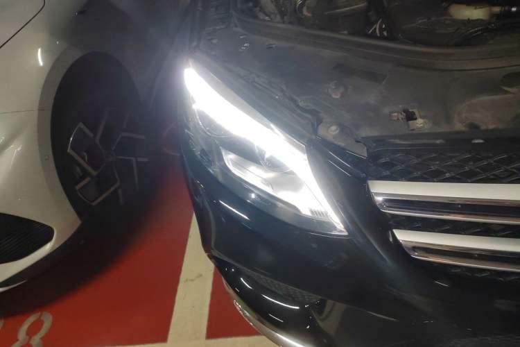 Used Mercedes-Benz GLE 2017 GLE 320 4MATIC Dynamic Model Right Front Headlight