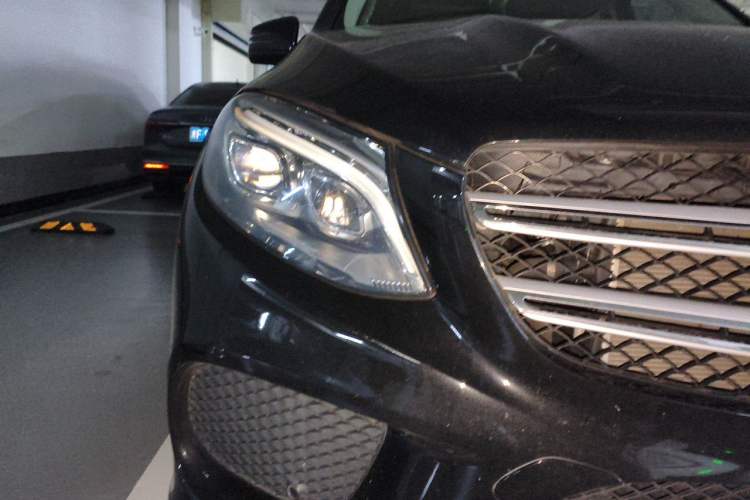 Used Mercedes-Benz GLE 2017 GLE 320 4MATIC Dynamic Model Right Front Headlight