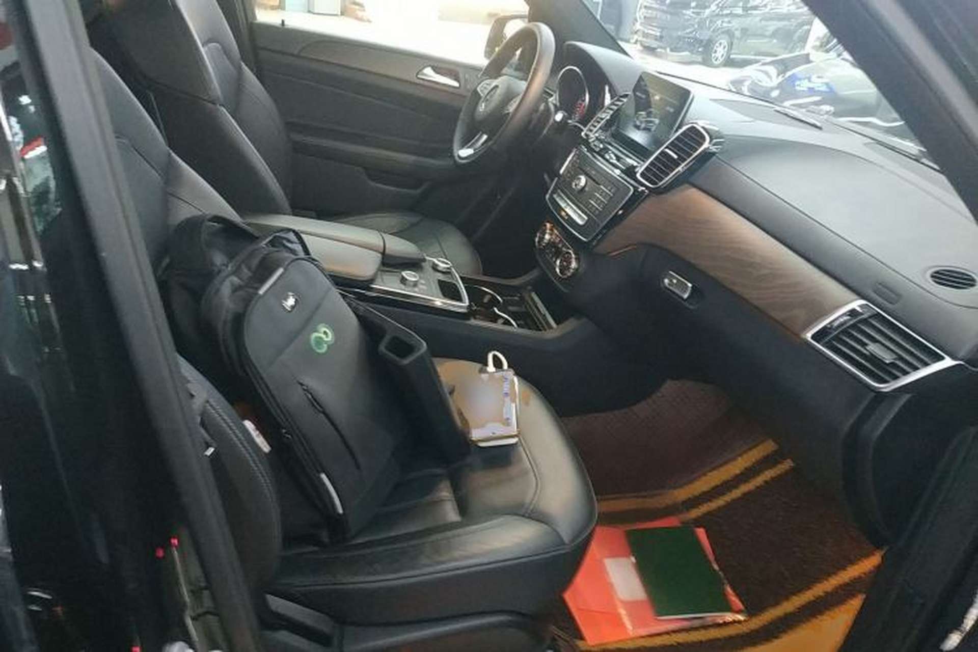 Used Mercedes-Benz GLE 2017 GLE 320 4MATIC Dynamic Model Right Front Seat