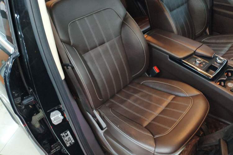 Used Mercedes-Benz GLE 2017 GLE 320 4MATIC Dynamic Model Right Front Seat