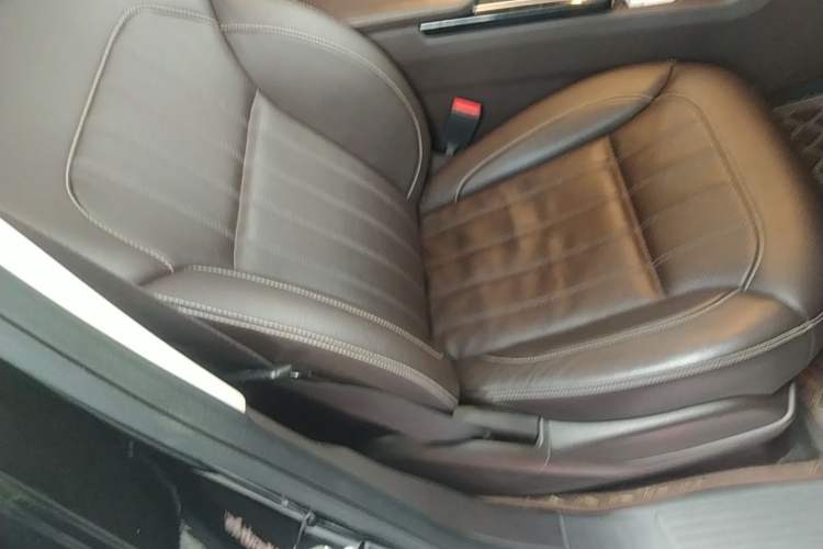 Used Mercedes-Benz GLE 2017 GLE 320 4MATIC Dynamic Model Right Front Seat