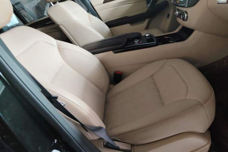 Used Mercedes-Benz GLE 2017 GLE 320 4MATIC Dynamic Model Right Front Seat