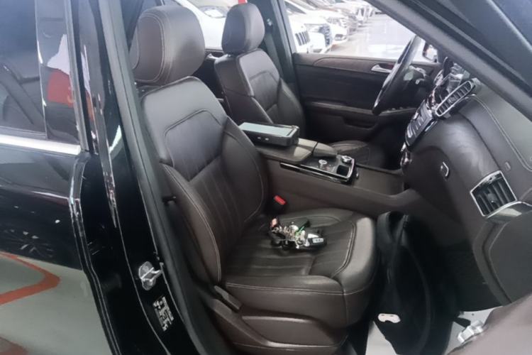 Used Mercedes-Benz GLE 2017 GLE 320 4MATIC Dynamic Model Right Front Seat