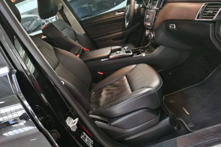 Used Mercedes-Benz GLE 2017 GLE 320 4MATIC Dynamic Model Right Front Seat
