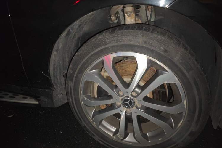 Used Mercedes-Benz GLE  Right Front Wheel Hub