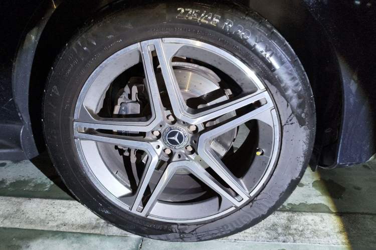 Used Mercedes-Benz GLE 2017 GLE 400 4MATIC Right Front Wheel Hub