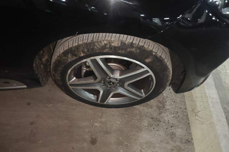 Used Mercedes-Benz GLE 2017 GLE 400 4MATIC Right Front Wheel Hub