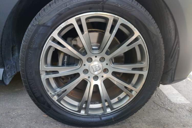 Used Mercedes-Benz GLE  Right Front Wheel Hub