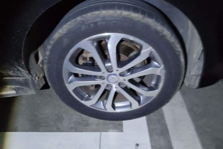 Used Mercedes-Benz GLE 2017 GLE 320 4MATIC Dynamic Model Right Front Wheel Hub