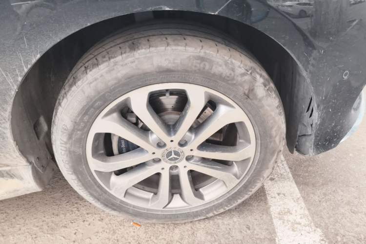 Used Mercedes-Benz GLE 2017 GLE 320 4MATIC Dynamic Model Right Front Wheel Hub