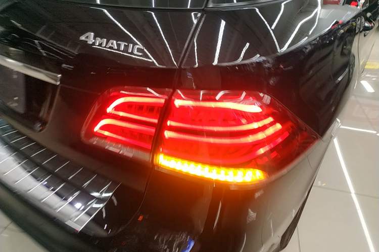 Used Mercedes-Benz GLE 2017 GLE 320 4MATIC Dynamic Model Right Rear Taillight