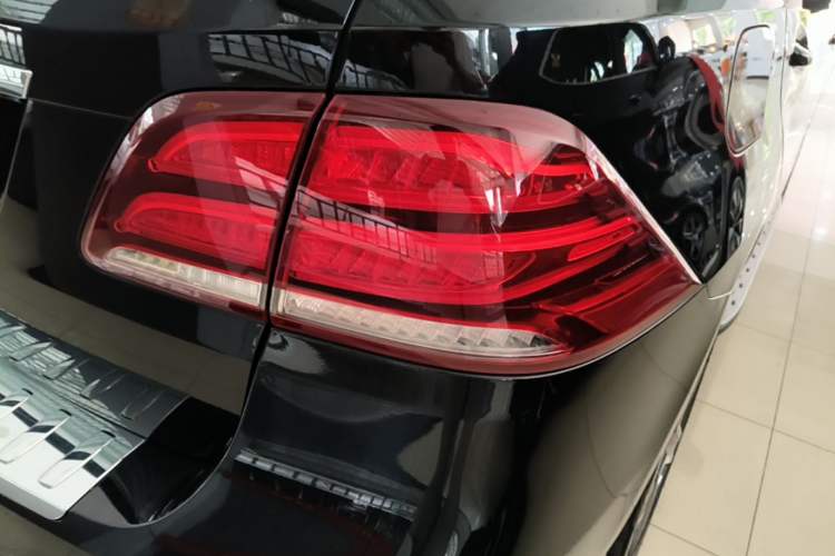 Used Mercedes-Benz GLE 2017 GLE 320 4MATIC Dynamic Model Right Rear Taillight