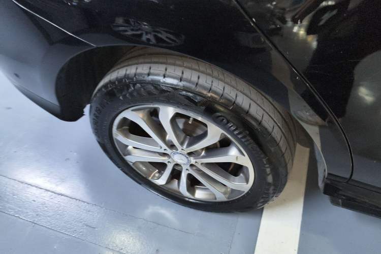 Used Mercedes-Benz GLE 2017 GLE 320 4MATIC Dynamic Model Right Rear Wheel Hub