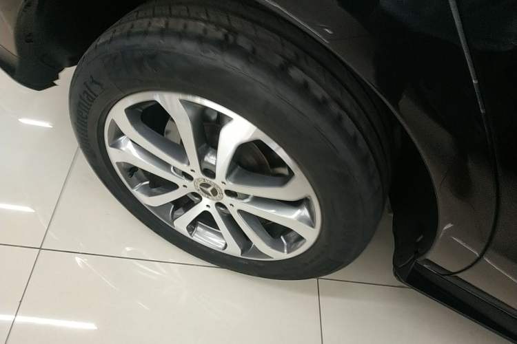 Used Mercedes-Benz GLE 2017 GLE 320 4MATIC Dynamic Model Right Rear Wheel Hub